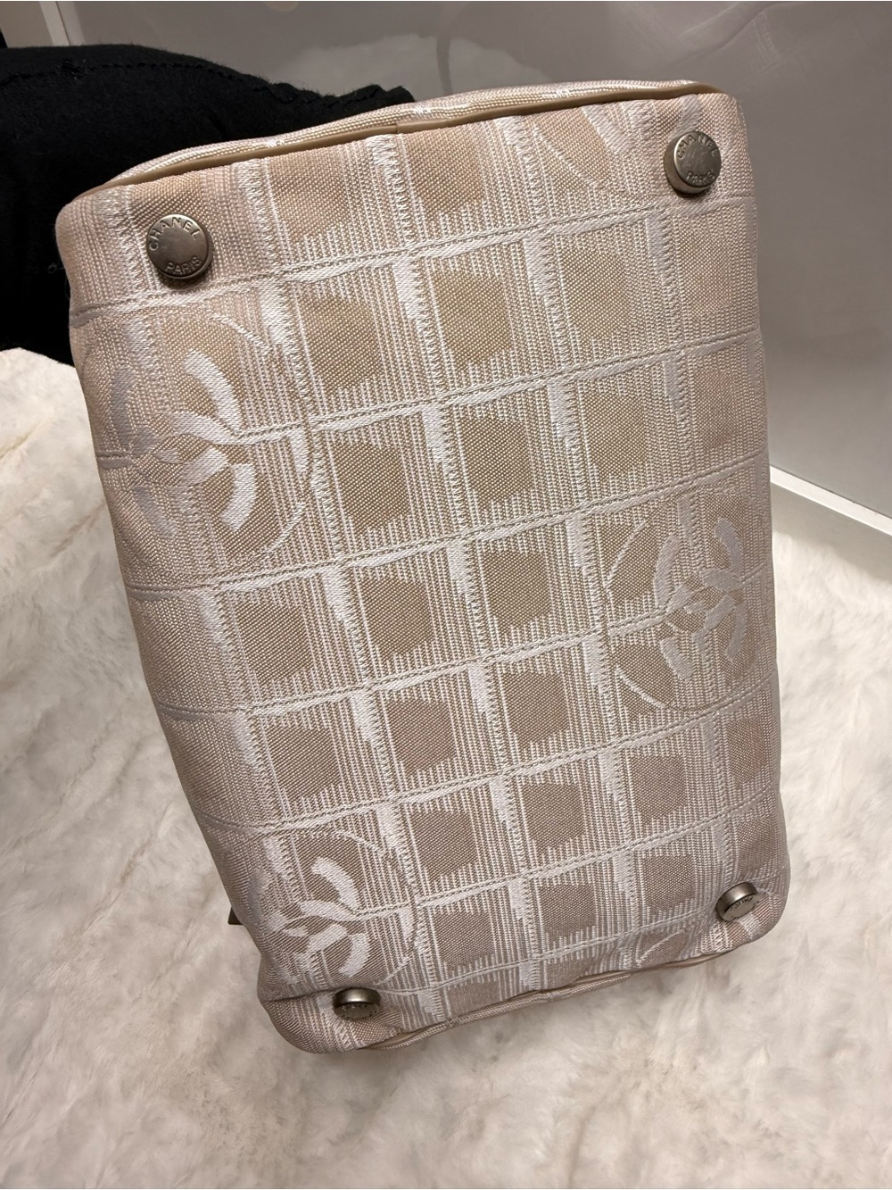 CHANEL-6864039 Beige Traveligne Makeup Bag - Picture 8 of 12